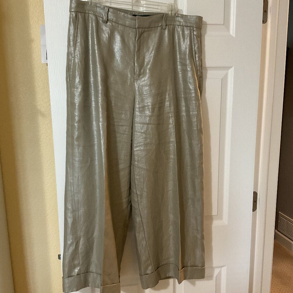 Very gently worn Lauren Ralph Lauren gold crop pants 14
